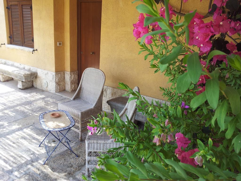 Villa Carcano Trani Habitación foto